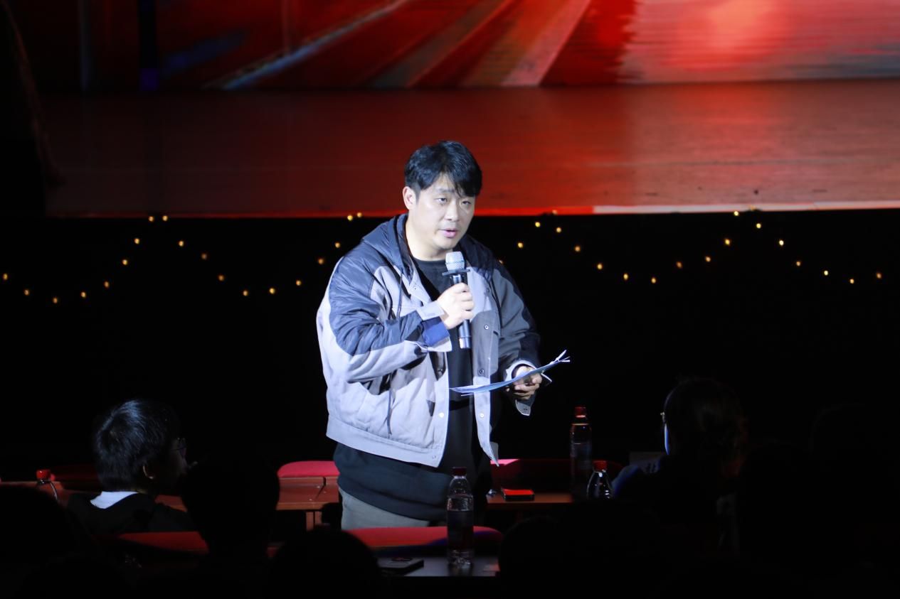 Finally, the awards were announced: Business Administration Class 2506 won the first prize; International Trade Experiment Class 2501 and Business Administration Class 2504 won the second prize; Business Administration Class 2503, Business Administration Class 2505 and Business Administration Experiment Class 2501 won the third prize. Finally, the awards were announced: Business Administration Class 2506 won the first prize; International Trade Experiment Class 2501 and Business Administration Class 2504 won the second prize; Business Administration Class 2503, Business Administration Class 2505 and Business Administration Experiment Class 2501 won the third prize.