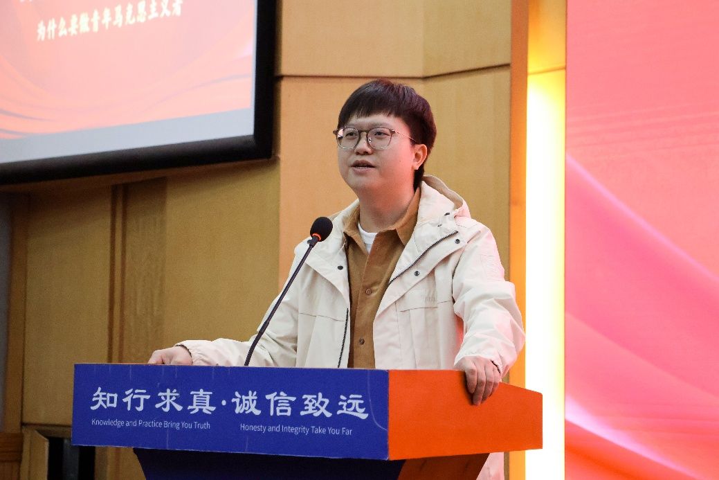 Wang Yuxuan, Minister of the Organization Department of the Sub-Committee of the Communist Youth League, introduced the training system of the program, as well as the organizational structure and assessment standards of the League, Student Union and Volunteer Association. She hoped that the students would cherish the opportunity to exercise their abilities and strengthen their beliefs in practice.